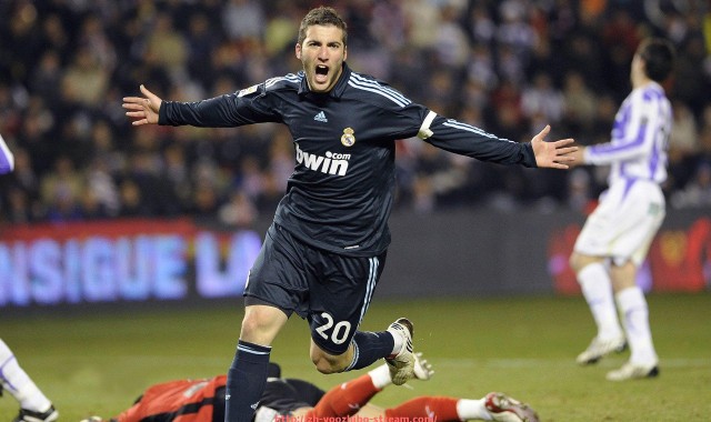 优直播-火箭队对上海大鲨鱼比赛详细回放与分析